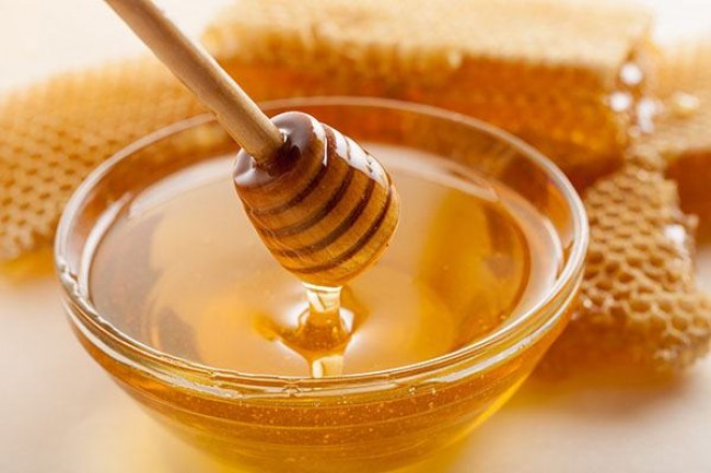 4 bài thuốc chữa táo bón cho trẻ sơ sinh bằng mật ong