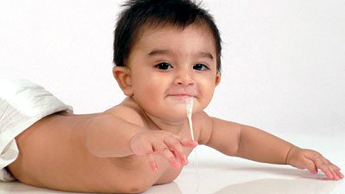 Cách chữa trị sặc sữa cho trẻ sơ sinh