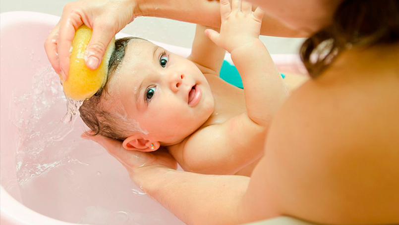 Cách tắm cho trẻ sơ sinh