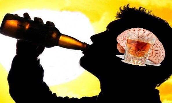 Rượu gây ức chế hệ thống thần kinh, khiến não bộ chậm chạp