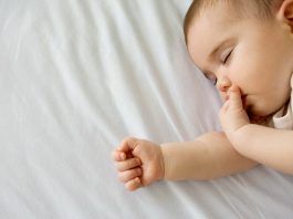 Trẻ sơ sinh bị ho khi ngủ_3